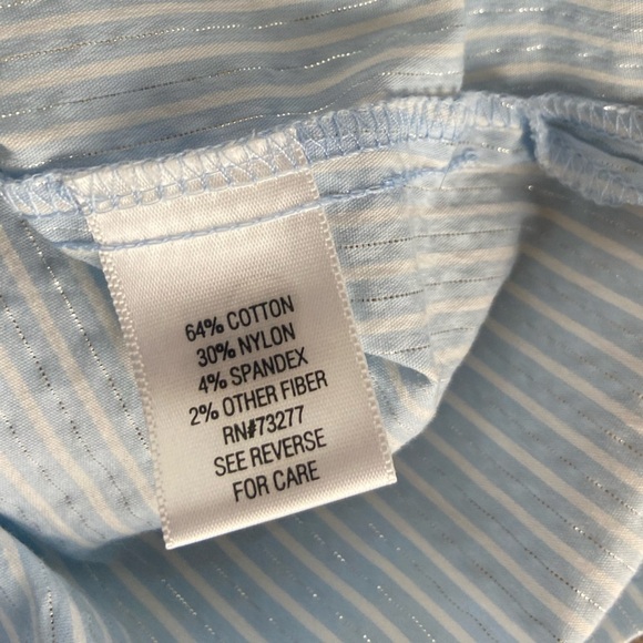 Croft & Barrow Stretch Women's Button Down Shirt L Metallic Stripes Blue Preppy - Picture 8 of 8